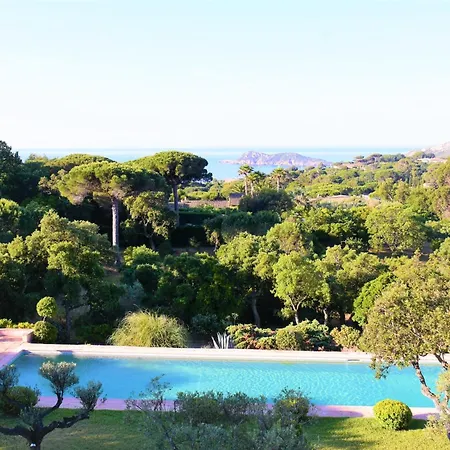 De 4 A Avec Magnifique Vue Sur La Piscine Privee Jardin Clos * Ramatuelle